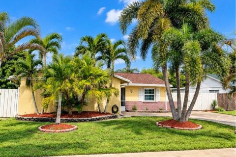 Villa ou maison à vendre à Royal Palm Beach, Floride: 3 chambres, 131.09 m2 № 2402164 - photo 4