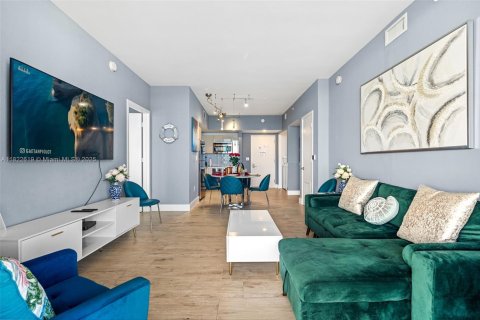 Снять в аренду кондоминиум в Халландейл-Бич, Флорида 2 спальни, 95.69м2, № 2014842 - фото 18