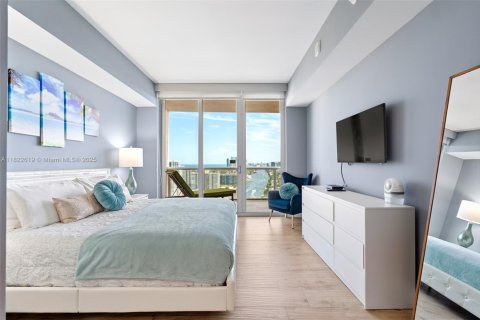 Снять в аренду кондоминиум в Халландейл-Бич, Флорида 2 спальни, 95.69м2, № 2014842 - фото 24