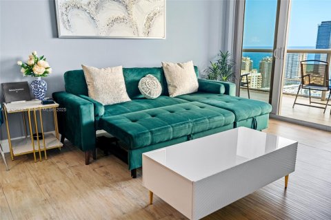 Снять в аренду кондоминиум в Халландейл-Бич, Флорида 2 спальни, 95.69м2, № 2014842 - фото 16