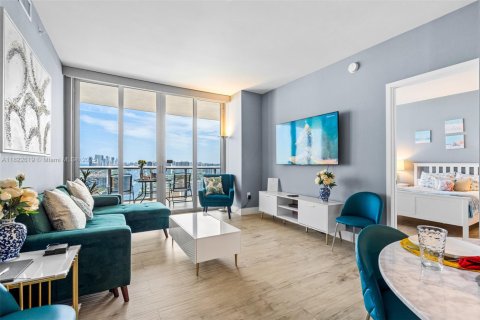 Снять в аренду кондоминиум в Халландейл-Бич, Флорида 2 спальни, 95.69м2, № 2014842 - фото 13