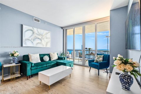 Снять в аренду кондоминиум в Халландейл-Бич, Флорида 2 спальни, 95.69м2, № 2014842 - фото 7