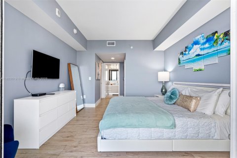 Снять в аренду кондоминиум в Халландейл-Бич, Флорида 2 спальни, 95.69м2, № 2014842 - фото 23