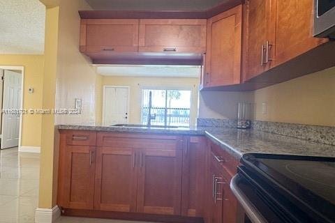 Condo in Pembroke Pines, Florida, 2 bedrooms  № 1709562 - photo 5
