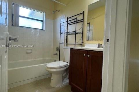 Condo in Pembroke Pines, Florida, 2 bedrooms  № 1709562 - photo 9