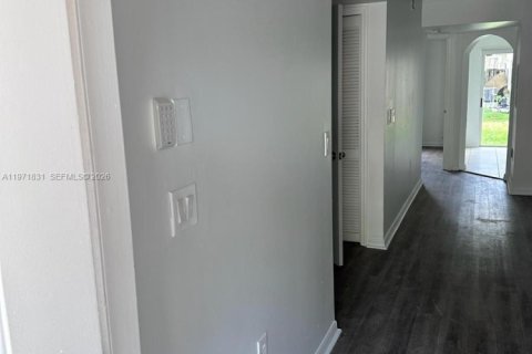 Touwnhouse à louer à Homestead, Floride: 2 chambres, 76.37 m2 № 2174675 - photo 2
