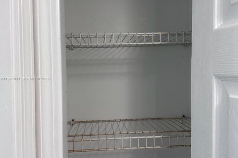 Touwnhouse à louer à Homestead, Floride: 2 chambres, 76.37 m2 № 2174675 - photo 10