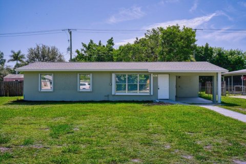 House in Stuart, Florida 3 bedrooms, 129.88 sq.m. № 2181619