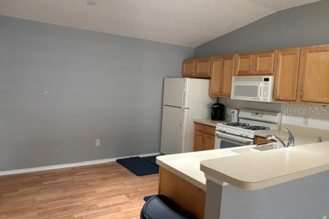 House in The Villages, Florida 2 bedrooms, 107.4 sq.m. № 2114654 - photo 9