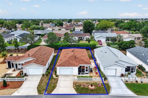 House in The Villages, Florida 2 bedrooms, 107.4 sq.m. № 2114654 - photo 23