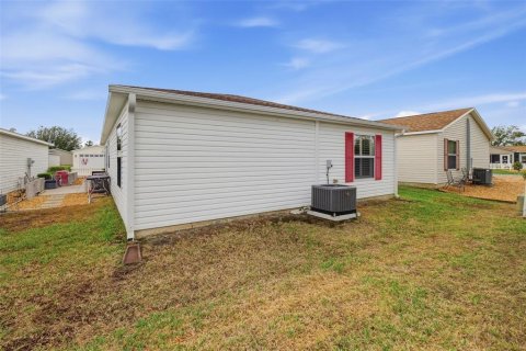 House in The Villages, Florida 2 bedrooms, 107.4 sq.m. № 2114654 - photo 20