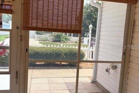 House in The Villages, Florida 2 bedrooms, 107.4 sq.m. № 2114654 - photo 5