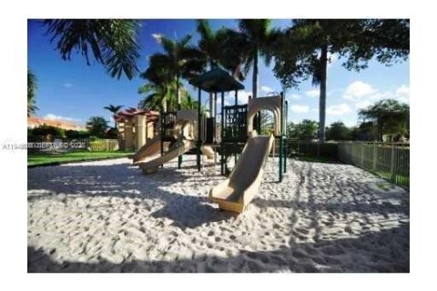 Condominio en alquiler en Dania Beach, Florida, 3 dormitorios, 129.69 m2 № 2003607 - foto 12