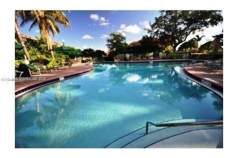 Condo in Dania Beach, Florida, 3 bedrooms  № 2003607 - photo 10