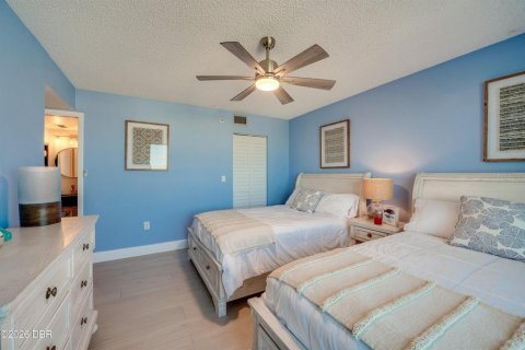 Condo in Daytona Beach, Florida, 2 bedrooms № 2418462 - photo 27