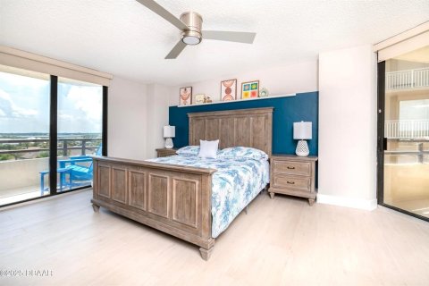Condo in Daytona Beach, Florida, 2 bedrooms № 2418462 - photo 18