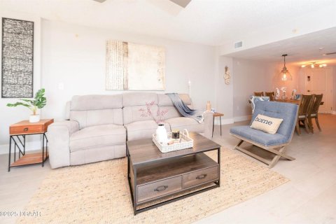 Condo in Daytona Beach, Florida, 2 bedrooms № 2418462 - photo 14
