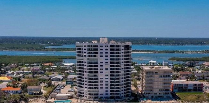 Condo in Daytona Beach, Florida, 2 bedrooms № 2418462