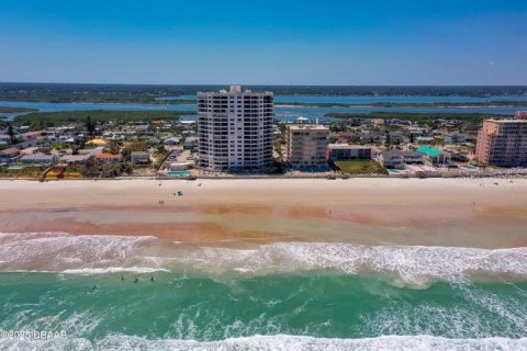 Condo in Daytona Beach, Florida, 2 bedrooms № 2418462 - photo 4