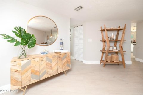 Condo in Daytona Beach, Florida, 2 bedrooms № 2418462 - photo 7