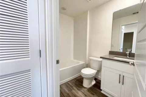 Townhouse in Longwood, Florida 3 bedrooms, 138.24 sq.m. № 1813362 - photo 5