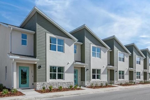 Townhouse in Longwood, Florida 3 bedrooms, 138.24 sq.m. № 1813362 - photo 1
