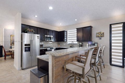 House in Homestead, Florida 4 bedrooms, 241.55 sq.m. № 2080734 - photo 21