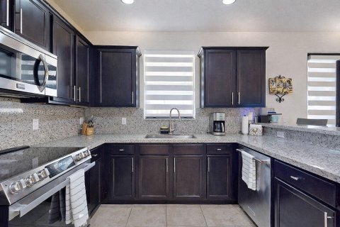 House in Homestead, Florida 4 bedrooms, 241.55 sq.m. № 2080734 - photo 19