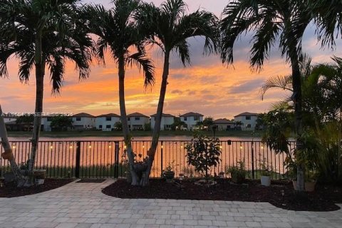 House in Homestead, Florida 4 bedrooms, 241.55 sq.m. № 2080734 - photo 5