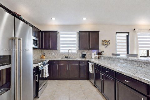 House in Homestead, Florida 4 bedrooms, 241.55 sq.m. № 2080734 - photo 16
