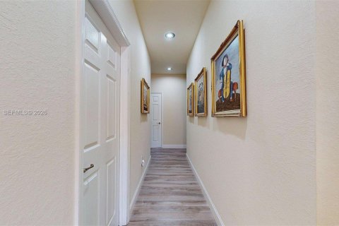 House in Homestead, Florida 4 bedrooms, 241.55 sq.m. № 2080734 - photo 30