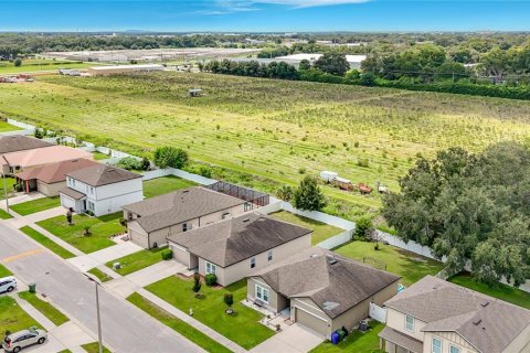 Casa en venta en Winter Haven, Florida, 4 dormitorios, 184.5 m2 № 2383839 - foto 2