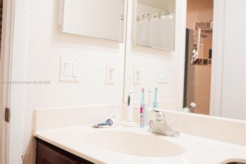 Copropriété à vendre à Tamarac, Floride: 2 chambres, 95.69 m2 № 1931292 - photo 9