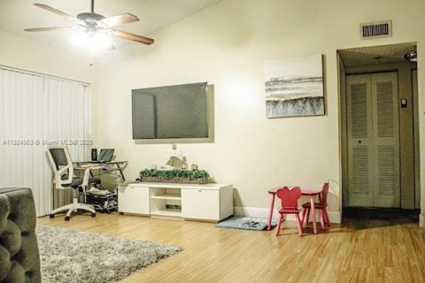 Copropriété à vendre à Tamarac, Floride: 2 chambres, 95.69 m2 № 1931292 - photo 3