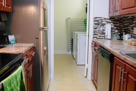 Copropriété à vendre à Tamarac, Floride: 2 chambres, 95.69 m2 № 1931292 - photo 5