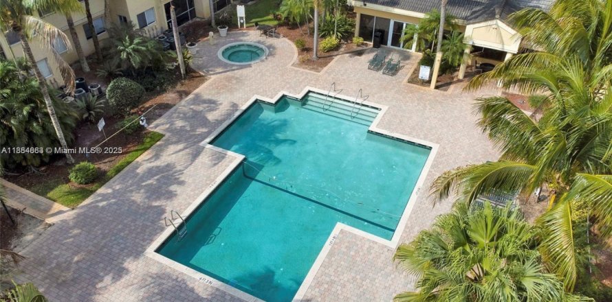 Condo à Tamarac, Floride, 2 chambres № 1931292