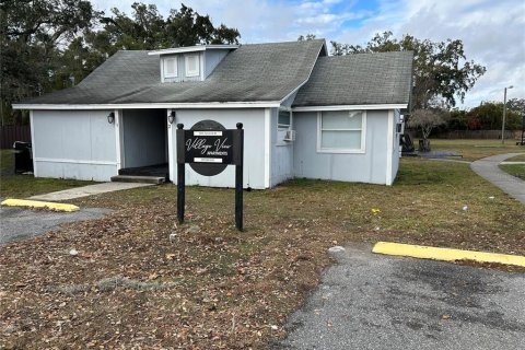 Commercial property in Orlando, Florida 15 bedrooms, 573.58 sq.m. № 2329076