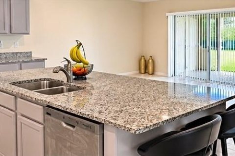 Casa en venta en Zellwood, Florida, 4 dormitorios, 171.5 m2 № 2387490 - foto 2