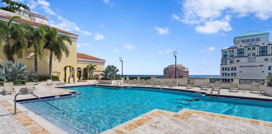 Condominio en West Palm Beach, Florida, 2 dormitorios  № 787254