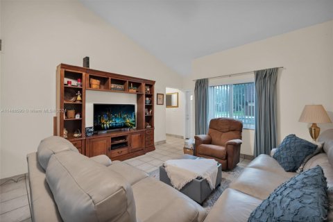 Condo in Plantation, Florida, 3 bedrooms  № 2053977 - photo 12