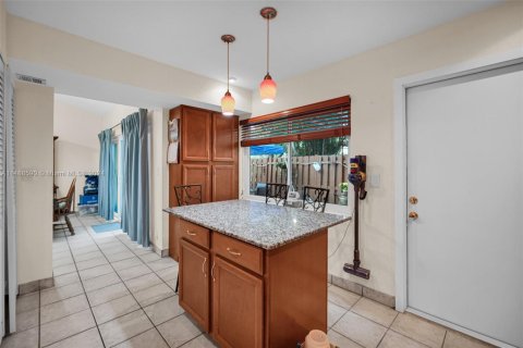 Condo in Plantation, Florida, 3 bedrooms  № 2053977 - photo 18