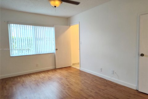 Condo in Plantation, Florida, 3 bedrooms  № 2053977 - photo 8