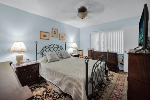 Condo in Plantation, Florida, 3 bedrooms  № 2053977 - photo 5