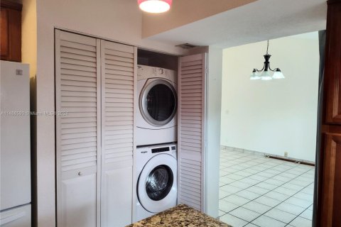 Condo in Plantation, Florida, 3 bedrooms  № 2053977 - photo 21