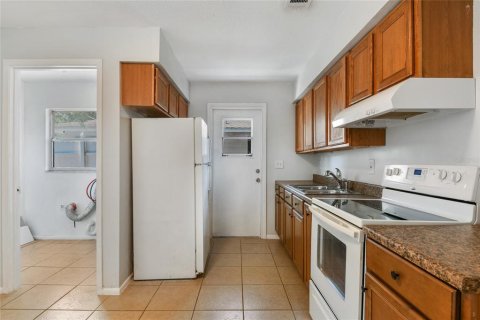 House in Kissimmee, Florida 2 bedrooms, 169.92 sq.m. № 1913434 - photo 4