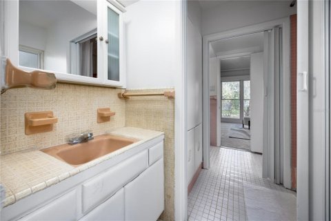 Casa en venta en Gainesville, Florida, 4 dormitorios, 325.99 m2 № 1775105 - foto 28
