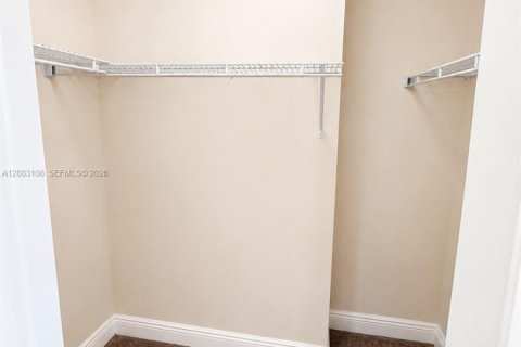 Copropriété à louer à Sunrise, Floride: 3 chambres, 118.08 m2 № 2346466 - photo 9