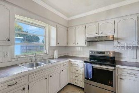 House in Bradenton, Florida 3 bedrooms, 108.23 sq.m. № 2216006 - photo 7