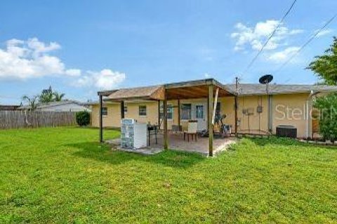 House in Bradenton, Florida 3 bedrooms, 108.23 sq.m. № 2216006 - photo 16