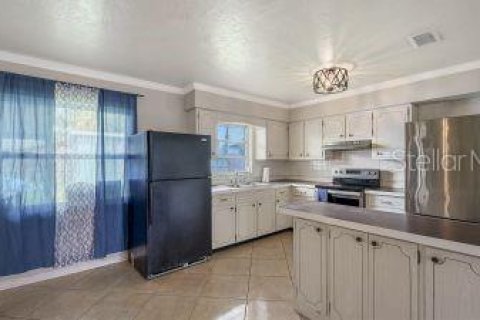 House in Bradenton, Florida 3 bedrooms, 108.23 sq.m. № 2216006 - photo 6